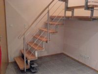 Treppe mit Geländer Bild 5